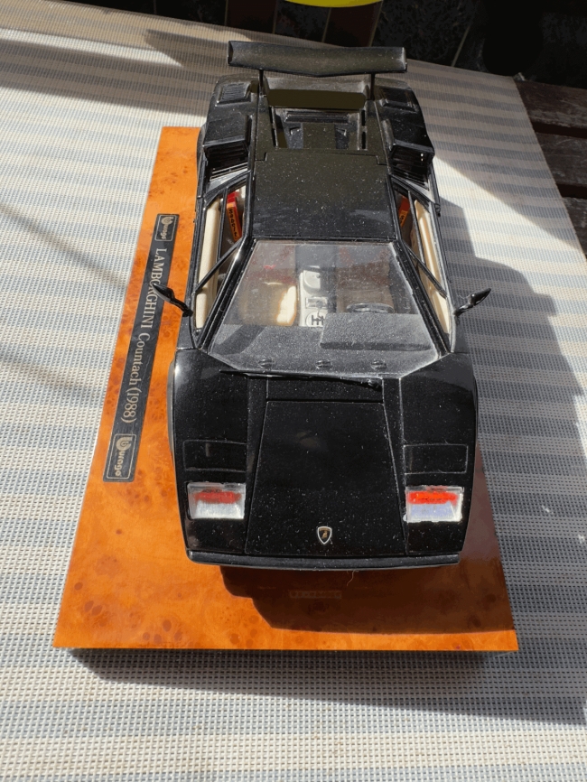 BBurago - Lamborghini Countach (1988)
